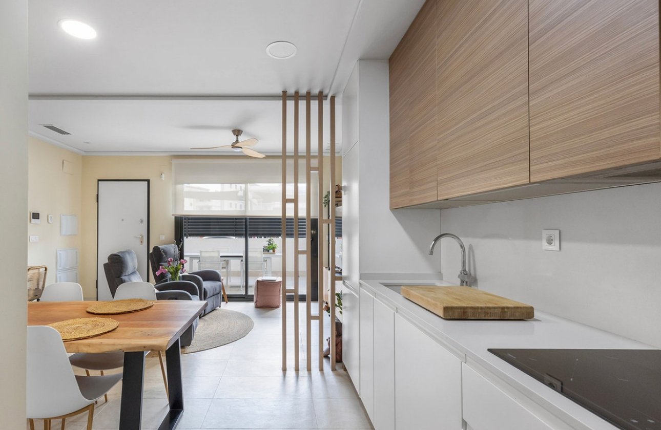 Resale - Apartment / flat -
Torrevieja - Torre la mata