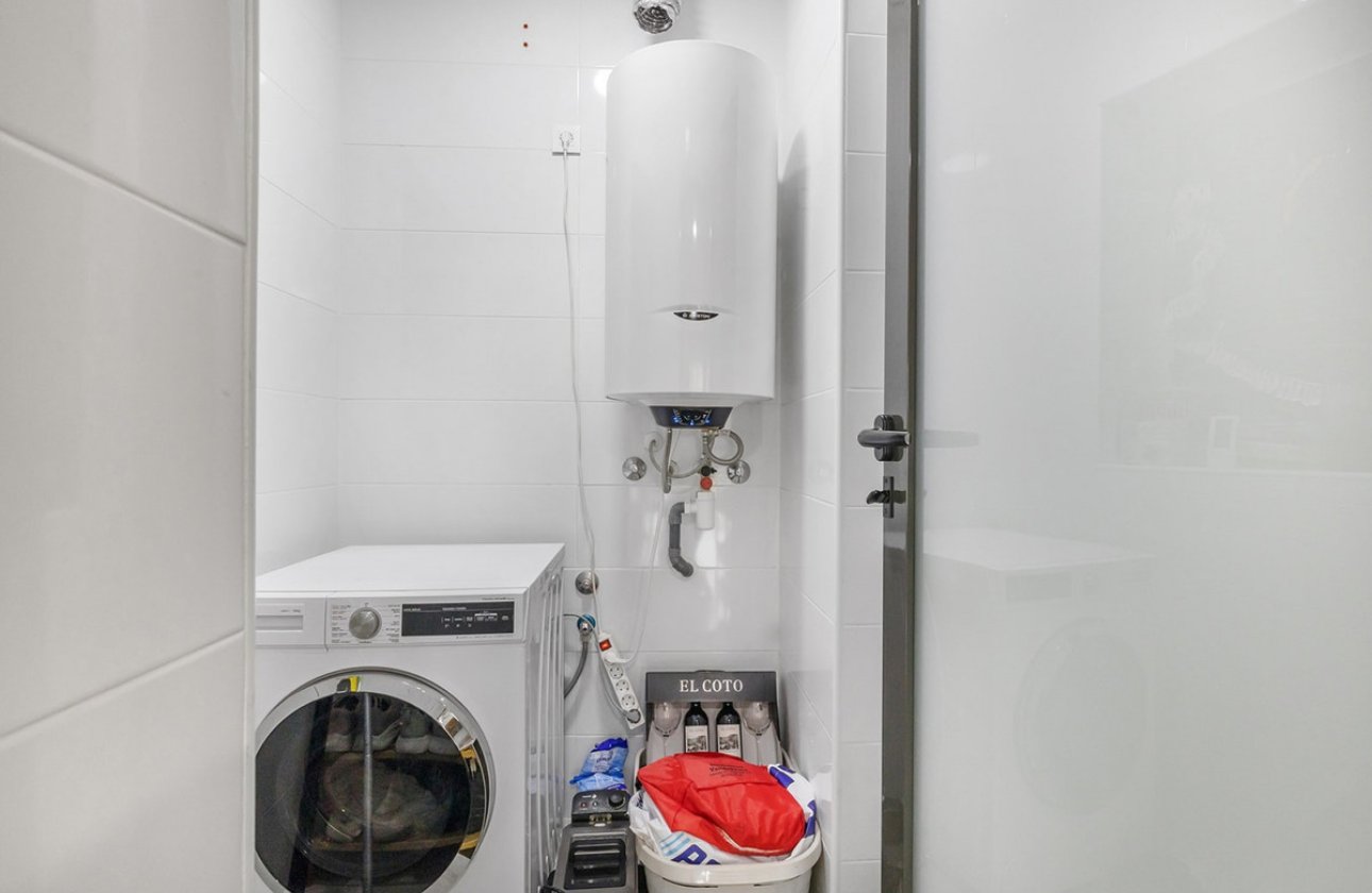 Resale - Apartment / flat -
Torrevieja - Torre la mata