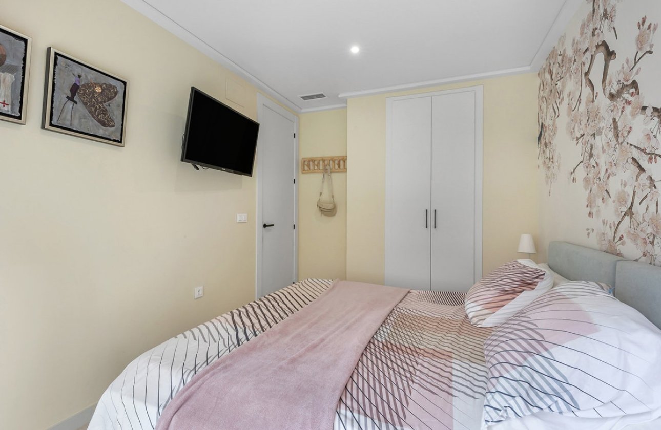 Resale - Apartment / flat -
Torrevieja - Torre la mata