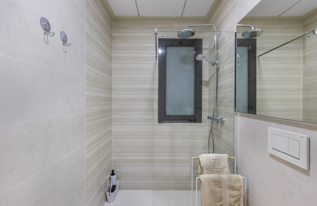 Resale - Apartment / flat -
Torrevieja - Torre la mata