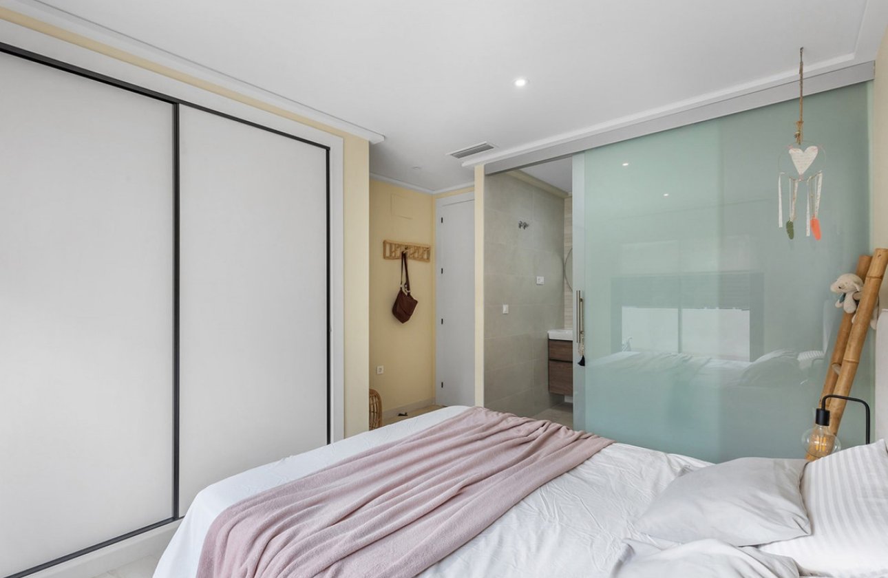 Resale - Apartment / flat -
Torrevieja - Torre la mata