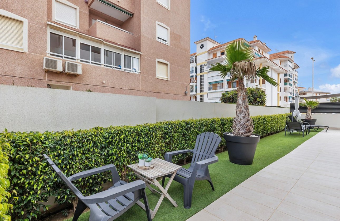 Resale - Apartment / flat -
Torrevieja - Torre la mata