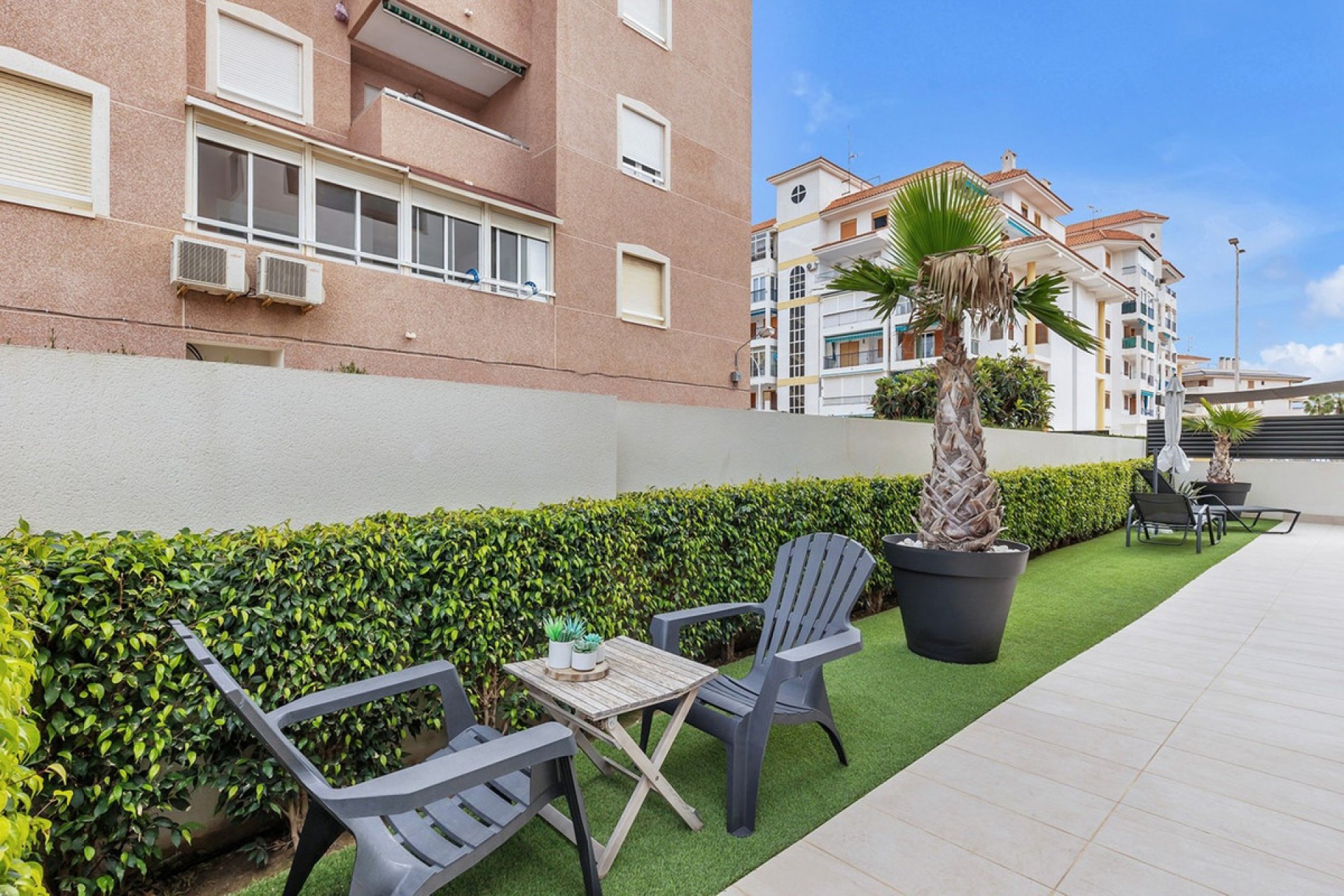 Resale - Apartment / flat -
Torrevieja - Torre la mata