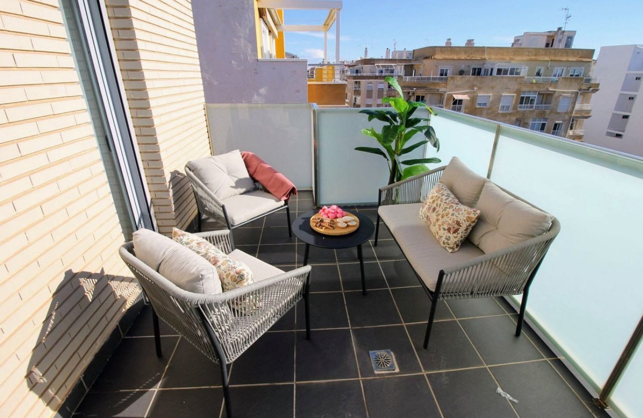 Resale - Apartment / flat -
Torrevieja - Torrevieja Centro