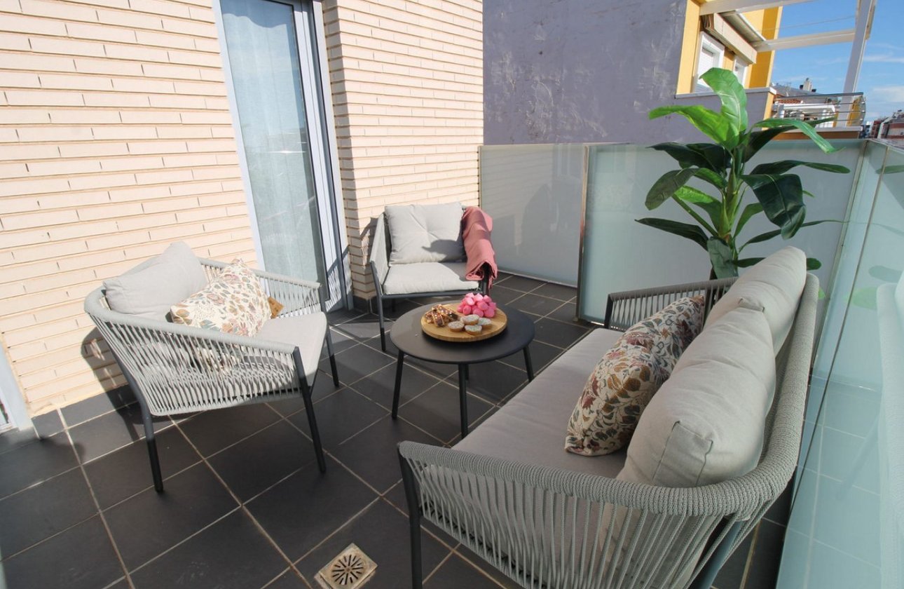 Resale - Apartment / flat -
Torrevieja - Torrevieja Centro