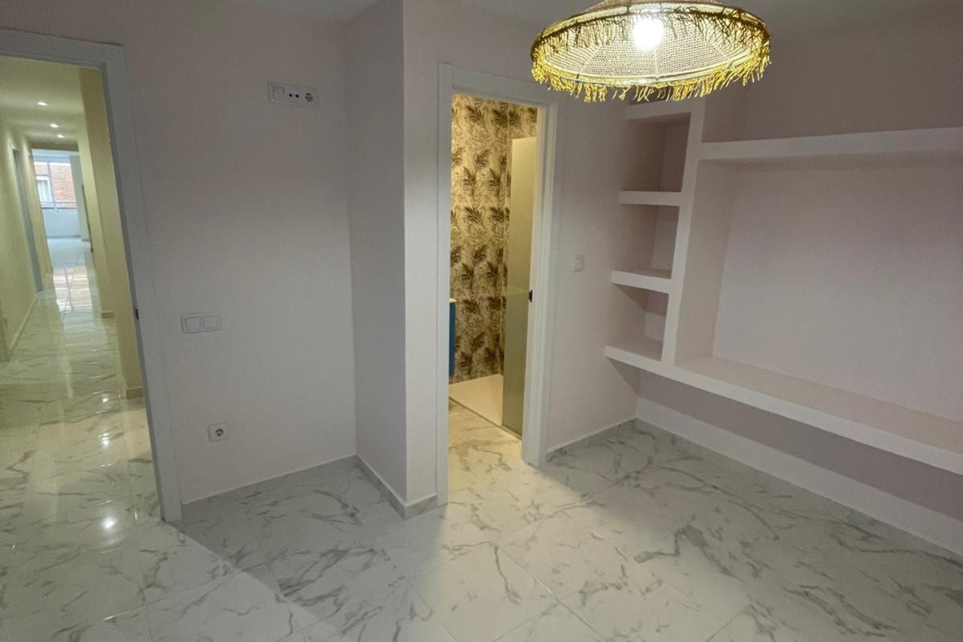 Resale - Apartment / flat -
Torrevieja - Torrevieja Centro