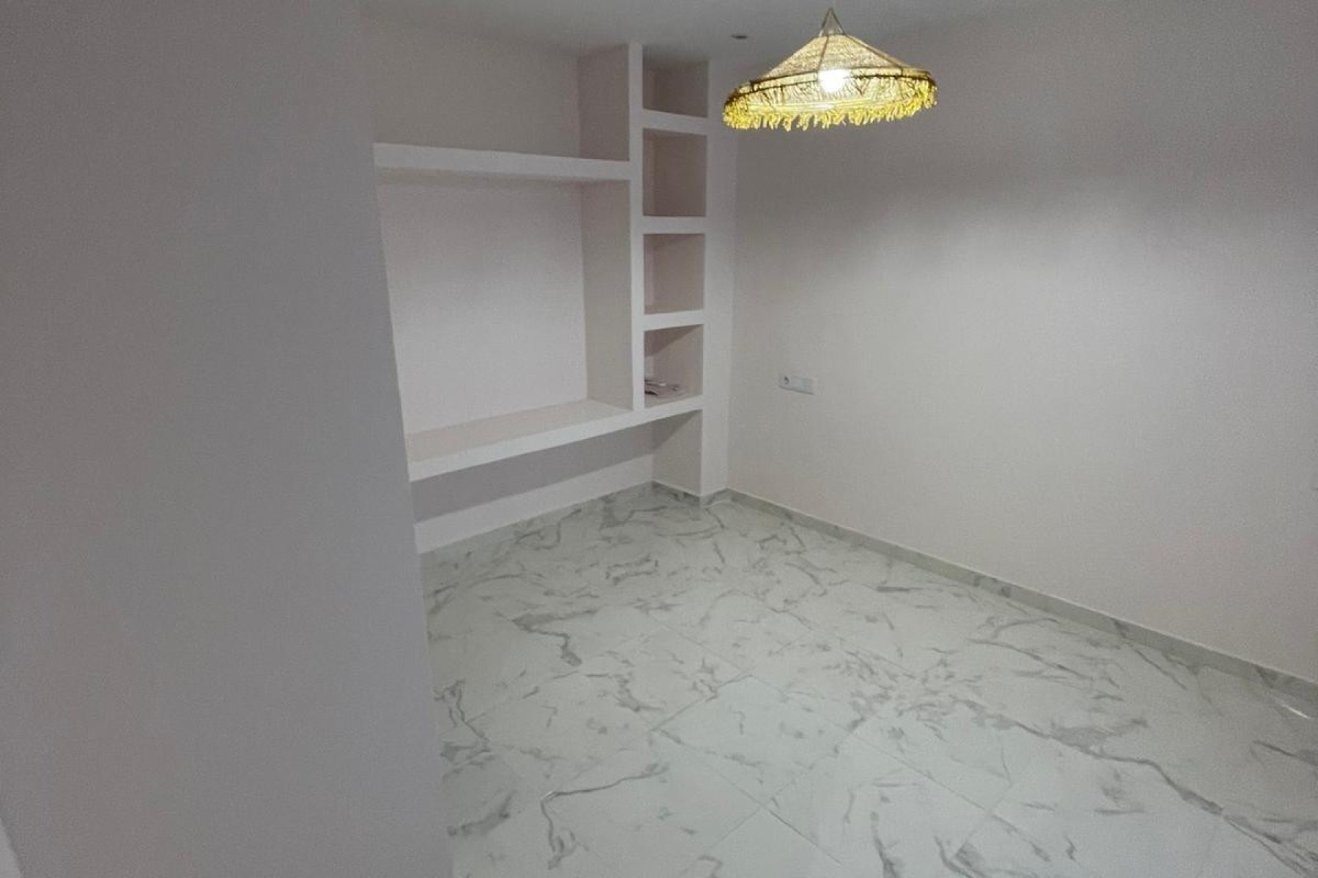 Resale - Apartment / flat -
Torrevieja - Torrevieja Centro