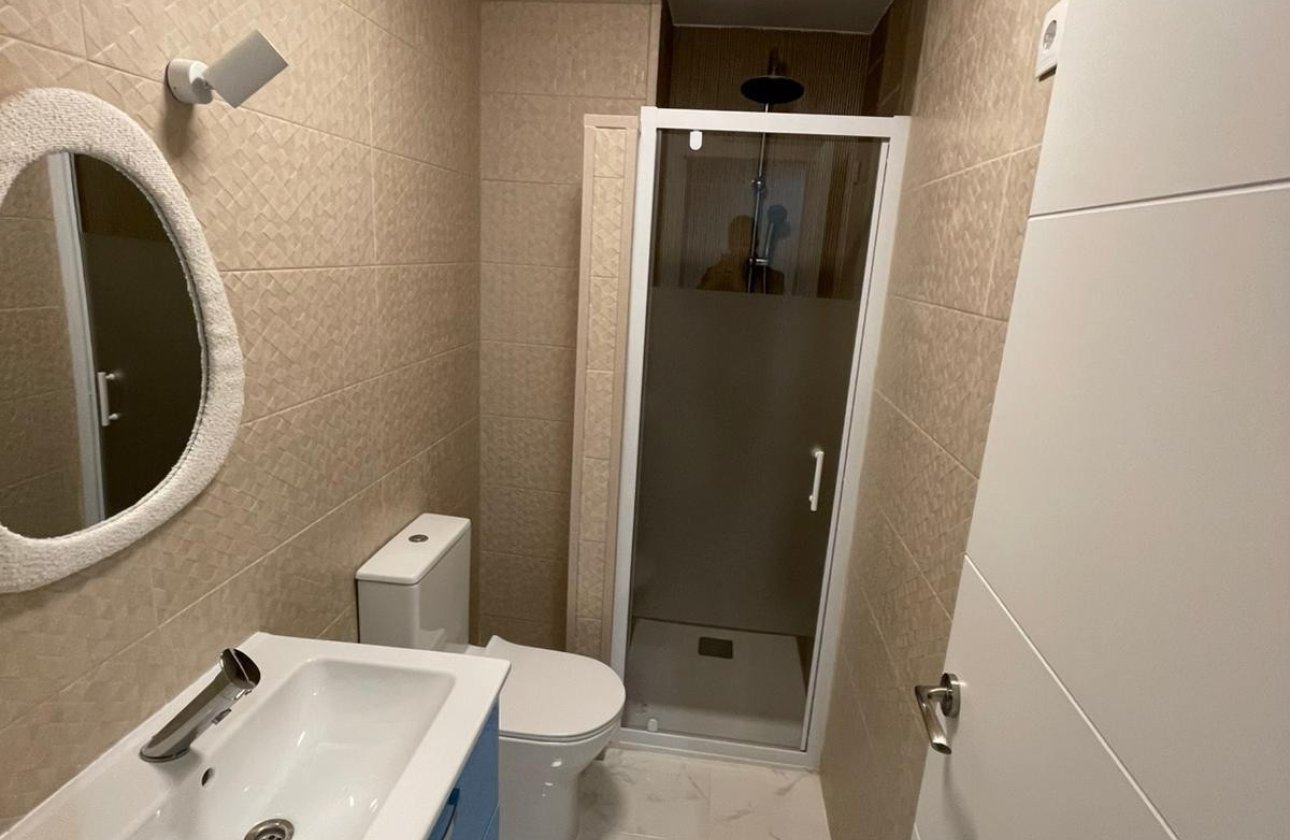 Resale - Apartment / flat -
Torrevieja - Torrevieja Centro