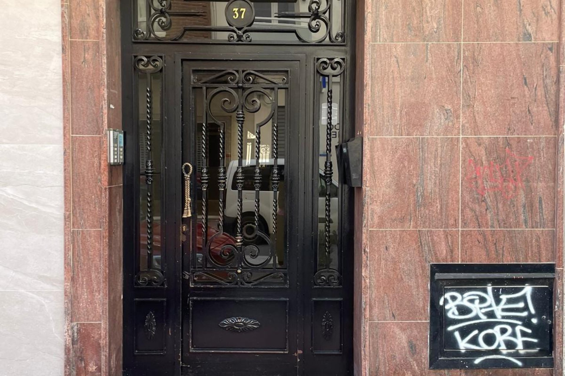 Resale - Apartment / flat -
Torrevieja - Torrevieja Centro