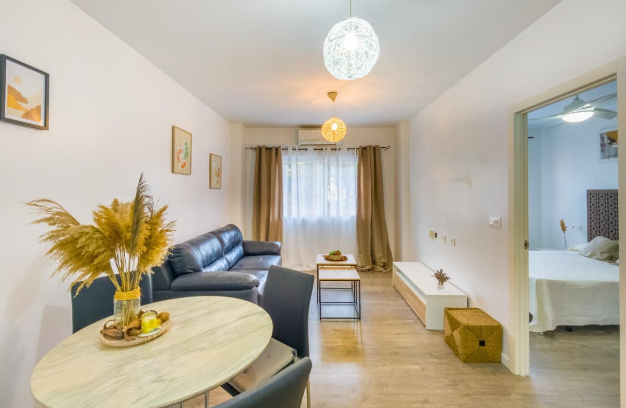 Resale - Apartment / flat -
Torrevieja - Torrevieja Centro