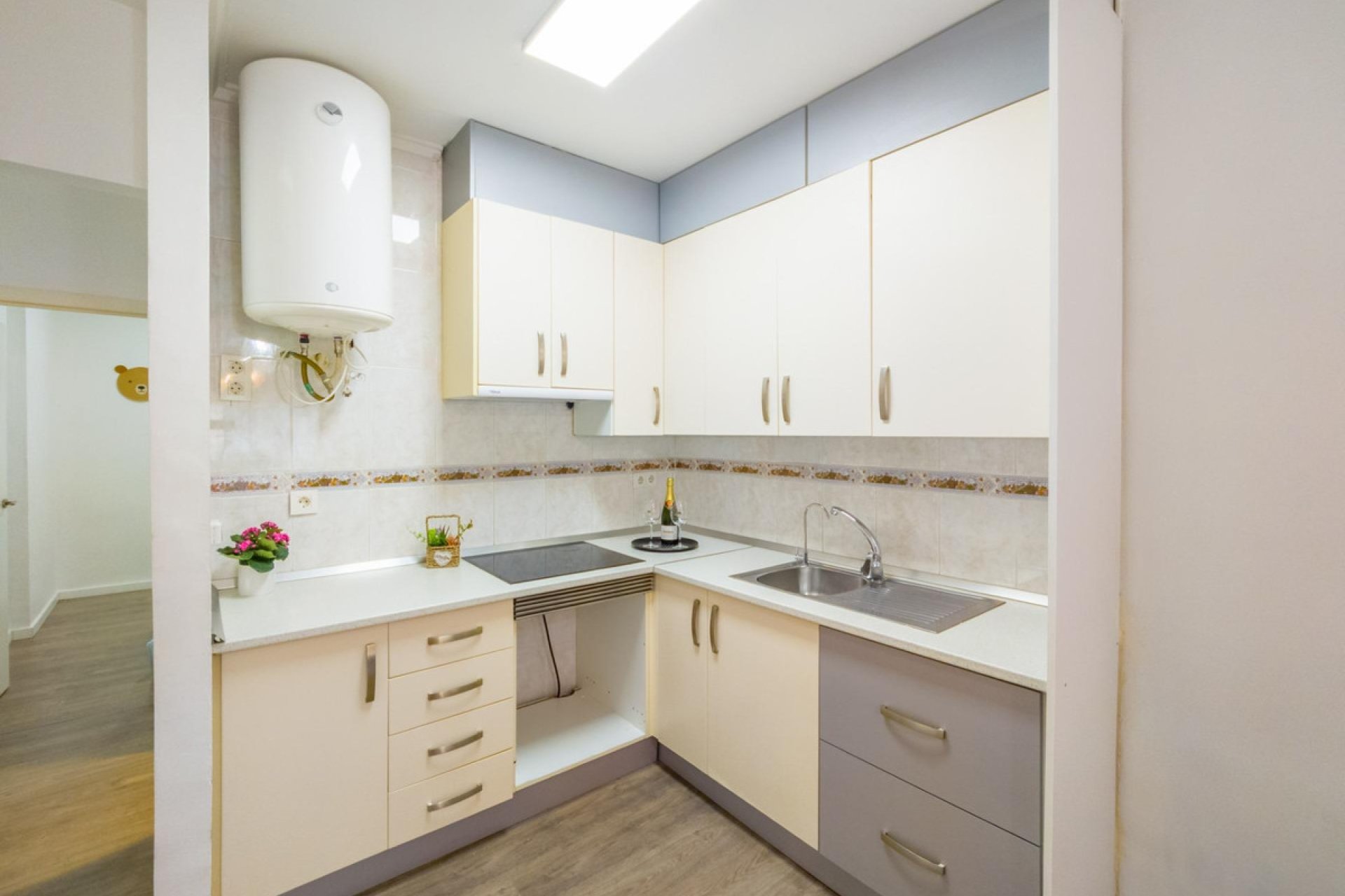 Resale - Apartment / flat -
Torrevieja - Torrevieja Centro