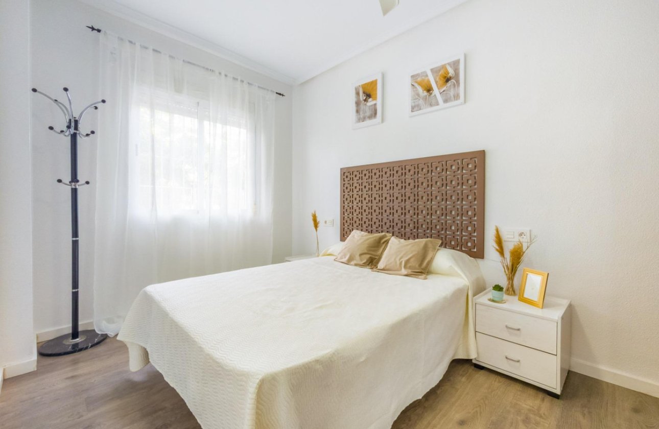 Resale - Apartment / flat -
Torrevieja - Torrevieja Centro