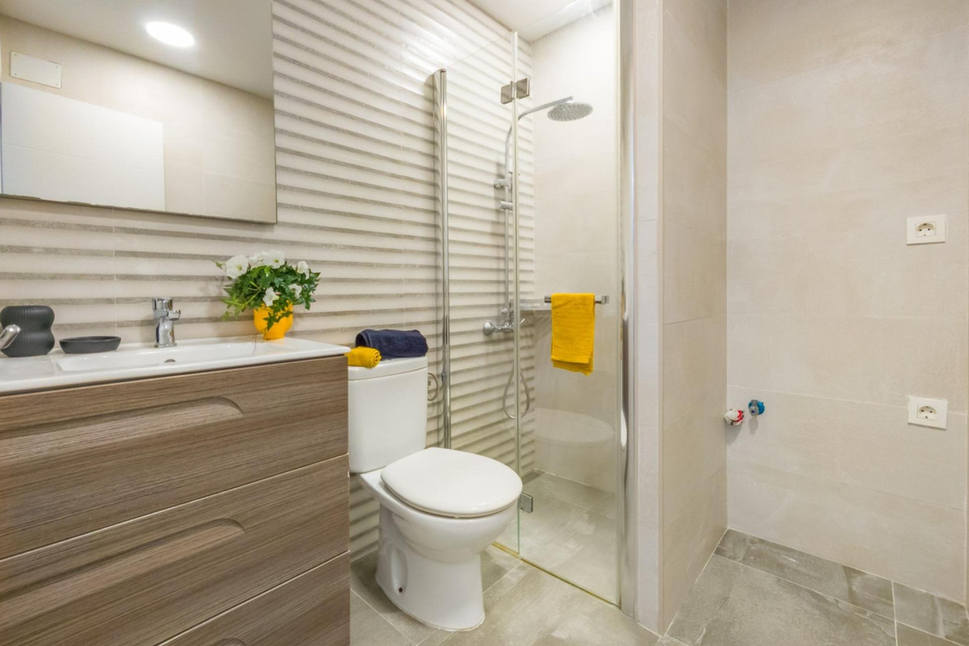 Resale - Apartment / flat -
Torrevieja - Torrevieja Centro