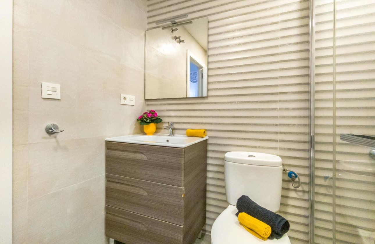 Resale - Apartment / flat -
Torrevieja - Torrevieja Centro