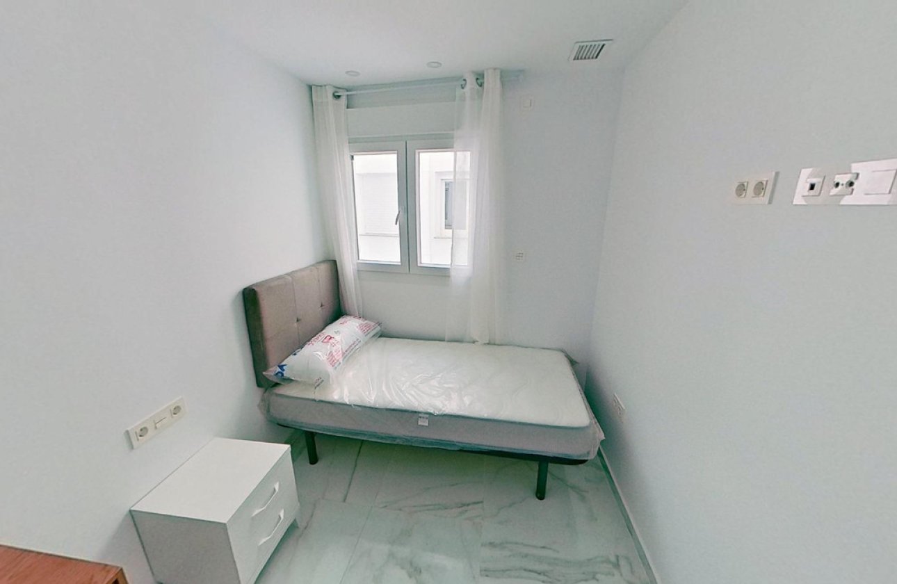 Resale - Apartment / flat -
Torrevieja - Torrevieja Centro