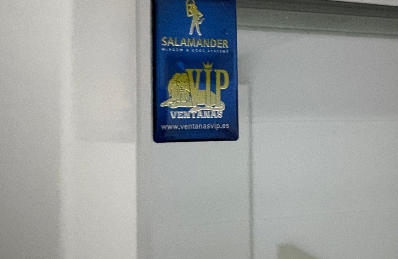 Resale - Apartment / flat -
Torrevieja - Torrevieja Centro