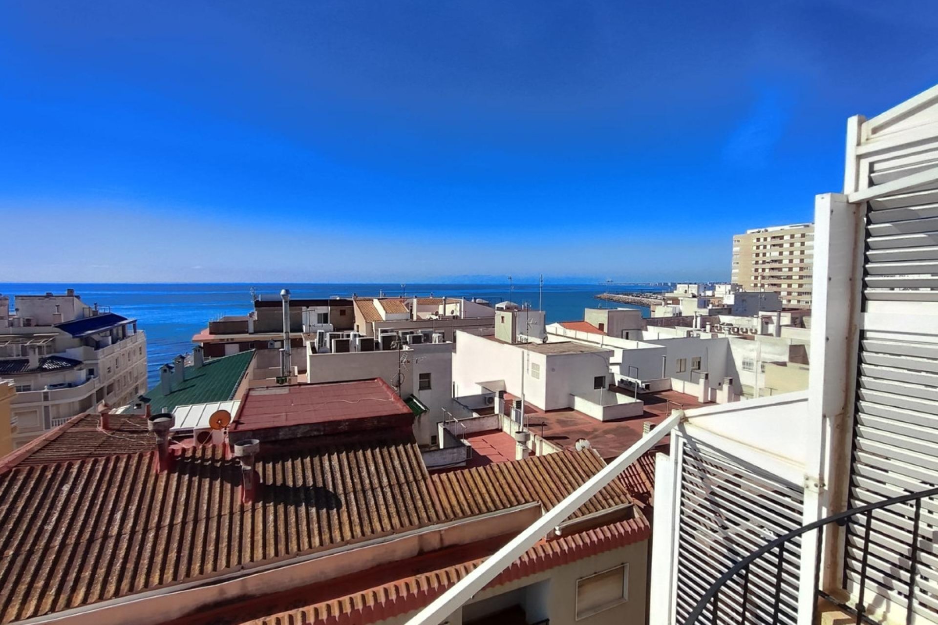 Resale - Apartment / flat -
Torrevieja - Torrevieja Centro