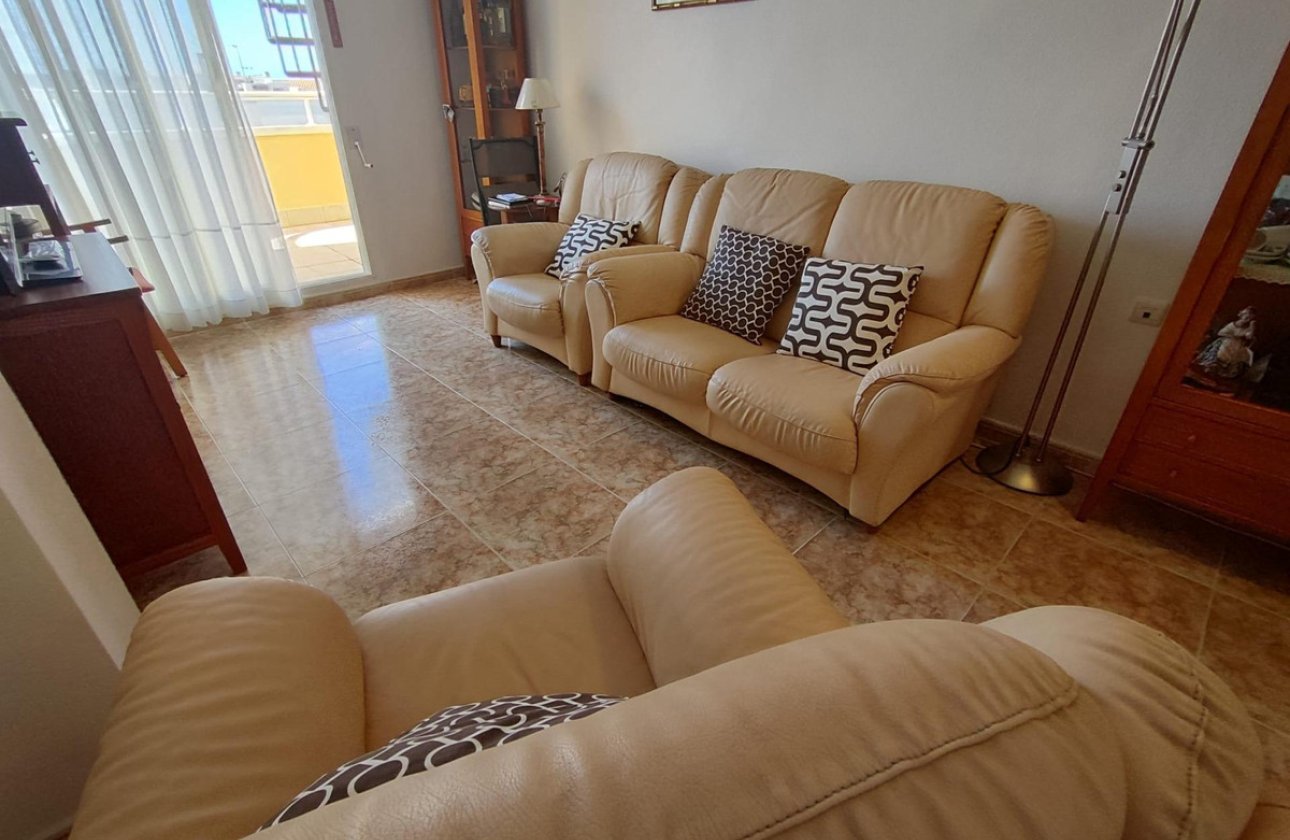 Resale - Apartment / flat -
Torrevieja - Torrevieja Centro