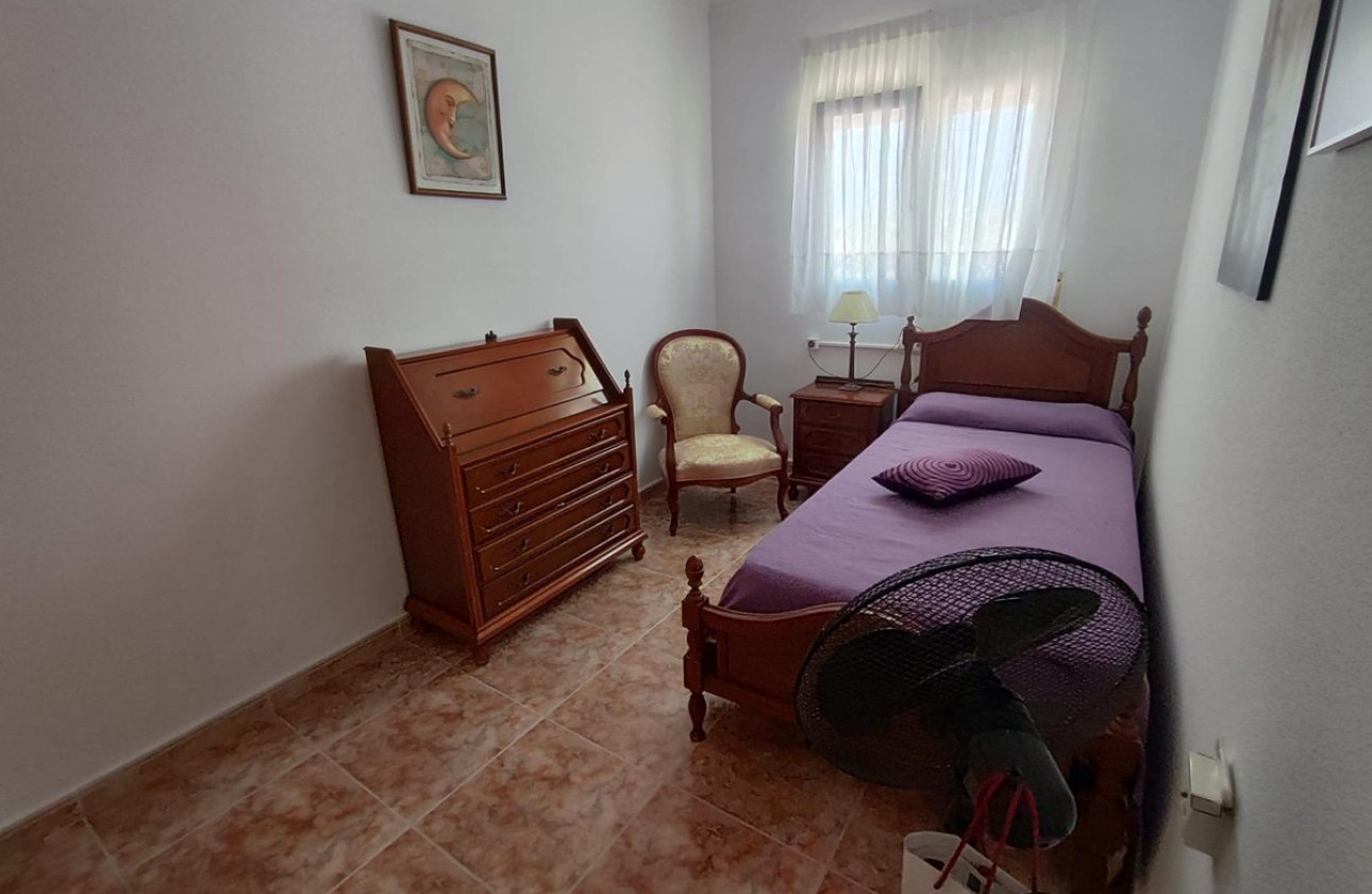 Resale - Apartment / flat -
Torrevieja - Torrevieja Centro