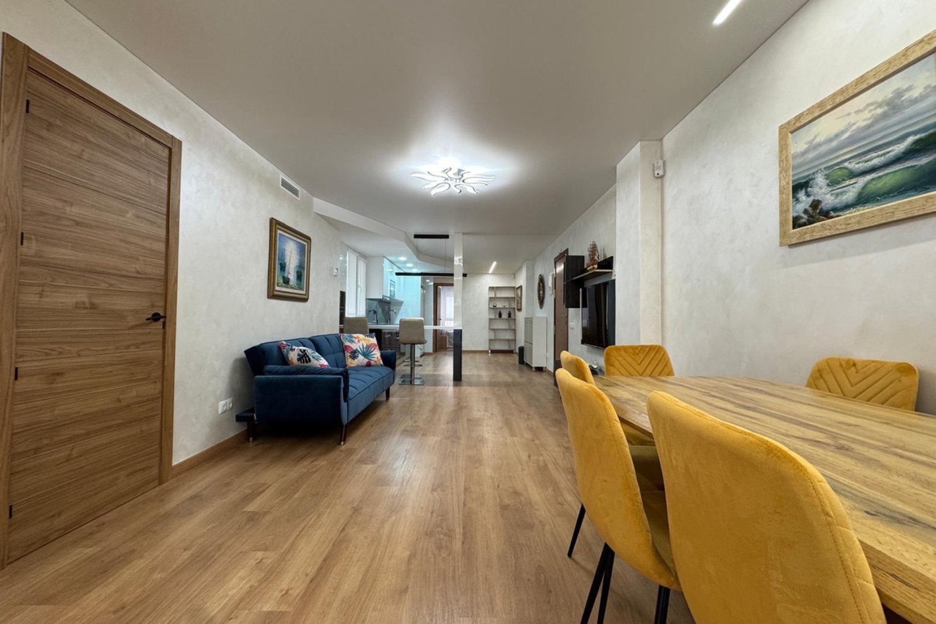 Resale - Apartment / flat -
Torrevieja - Torrevieja Centro