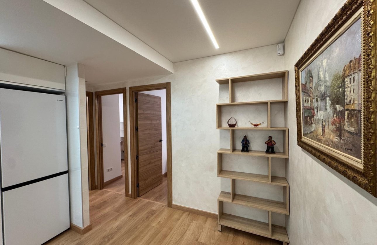 Resale - Apartment / flat -
Torrevieja - Torrevieja Centro