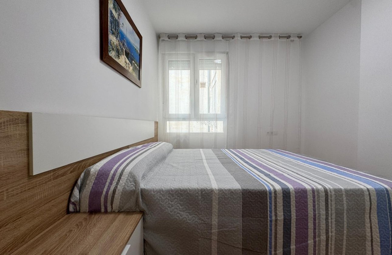 Resale - Apartment / flat -
Torrevieja - Torrevieja Centro