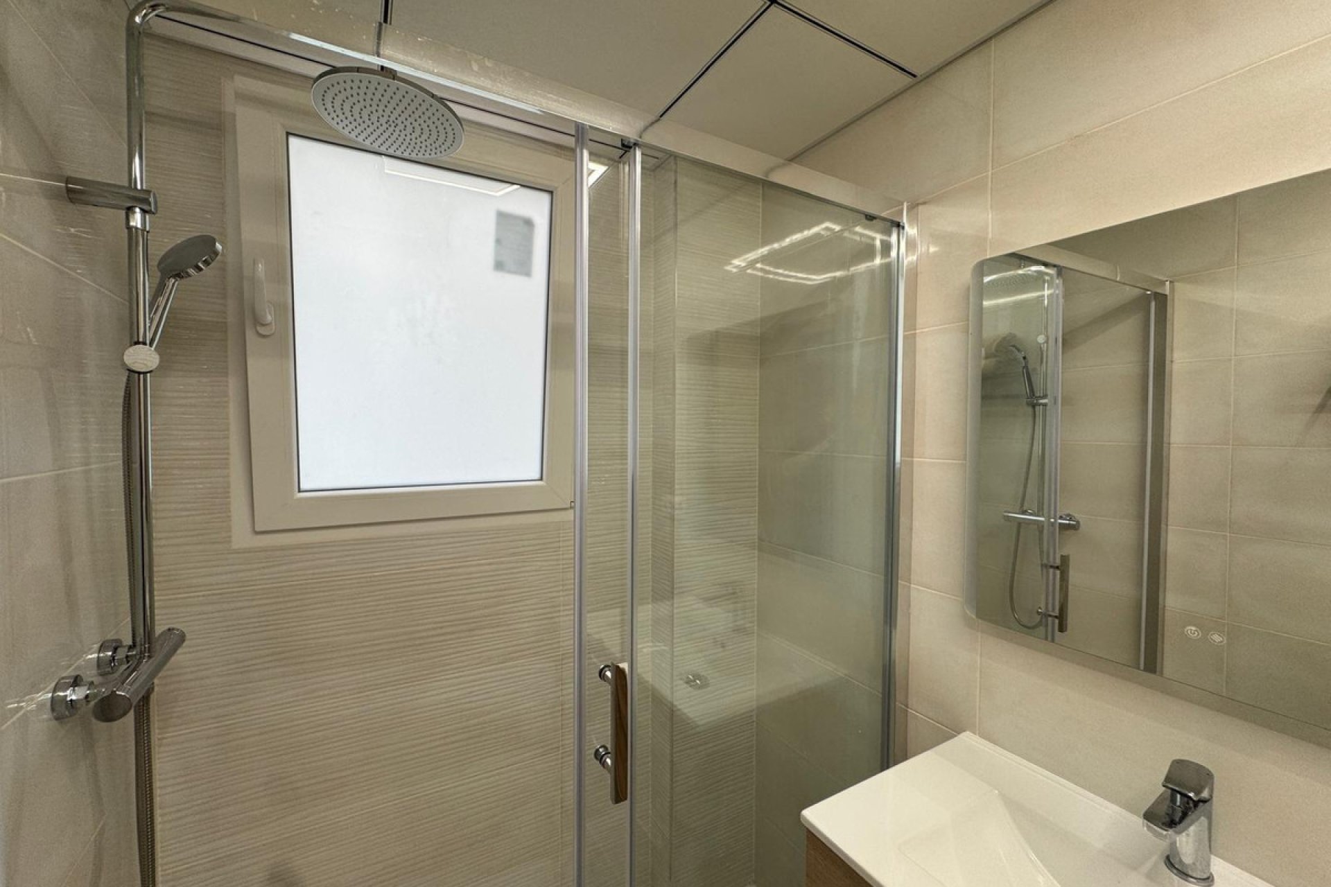 Resale - Apartment / flat -
Torrevieja - Torrevieja Centro