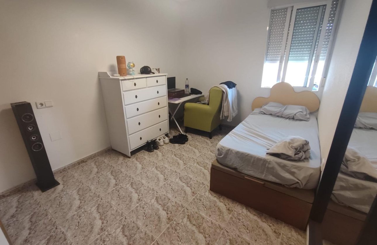 Resale - Apartment / flat -
Torrevieja - Torrevieja Centro