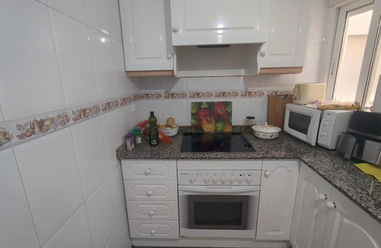 Resale - Apartment / flat -
Torrevieja - Torrevieja Centro