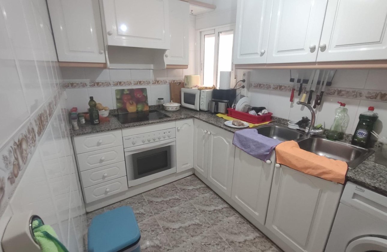 Resale - Apartment / flat -
Torrevieja - Torrevieja Centro