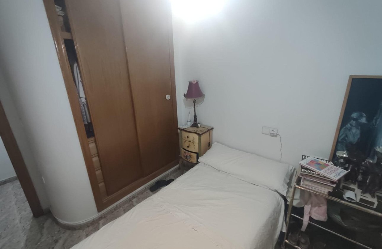 Resale - Apartment / flat -
Torrevieja - Torrevieja Centro