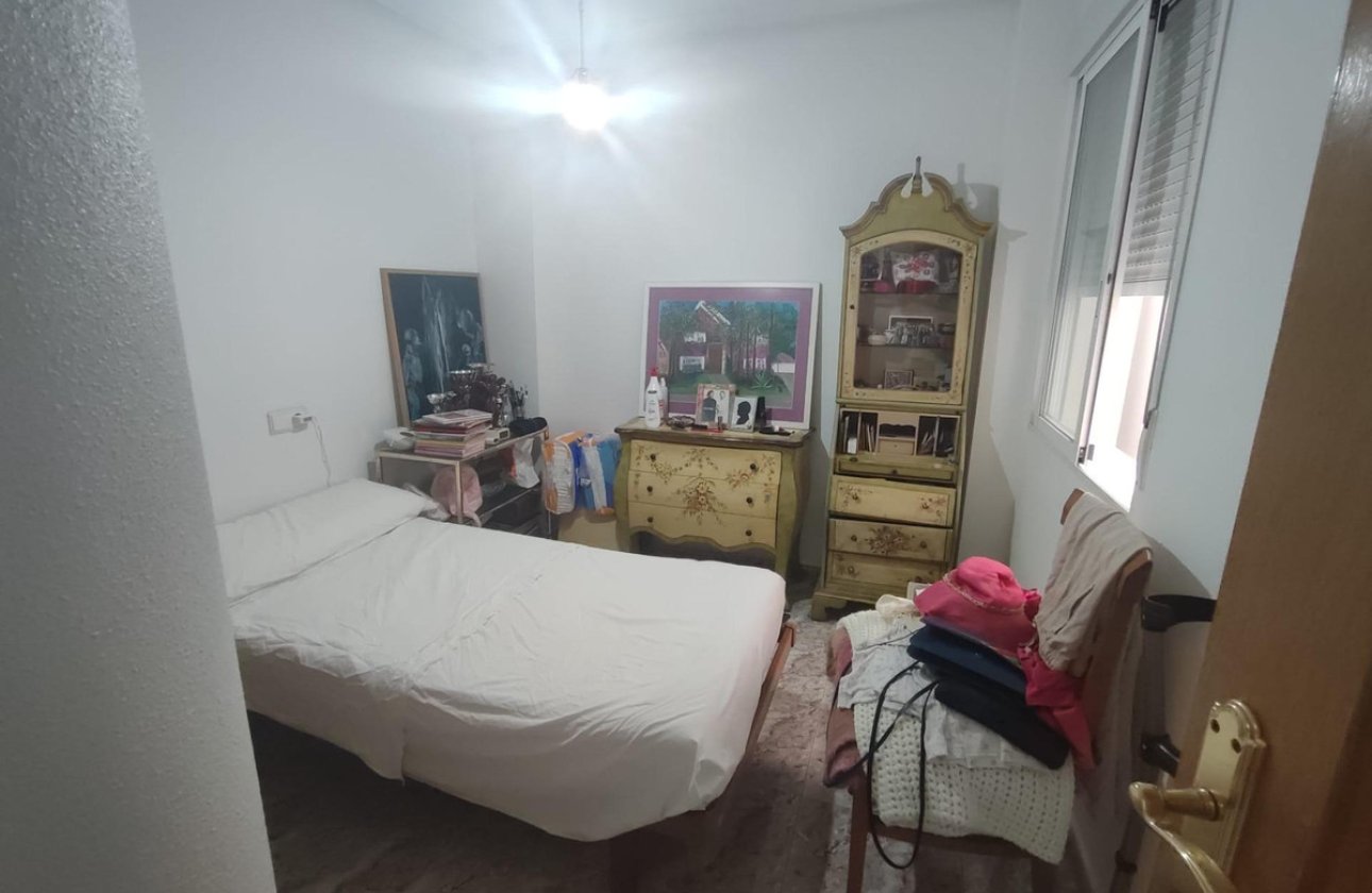 Resale - Apartment / flat -
Torrevieja - Torrevieja Centro