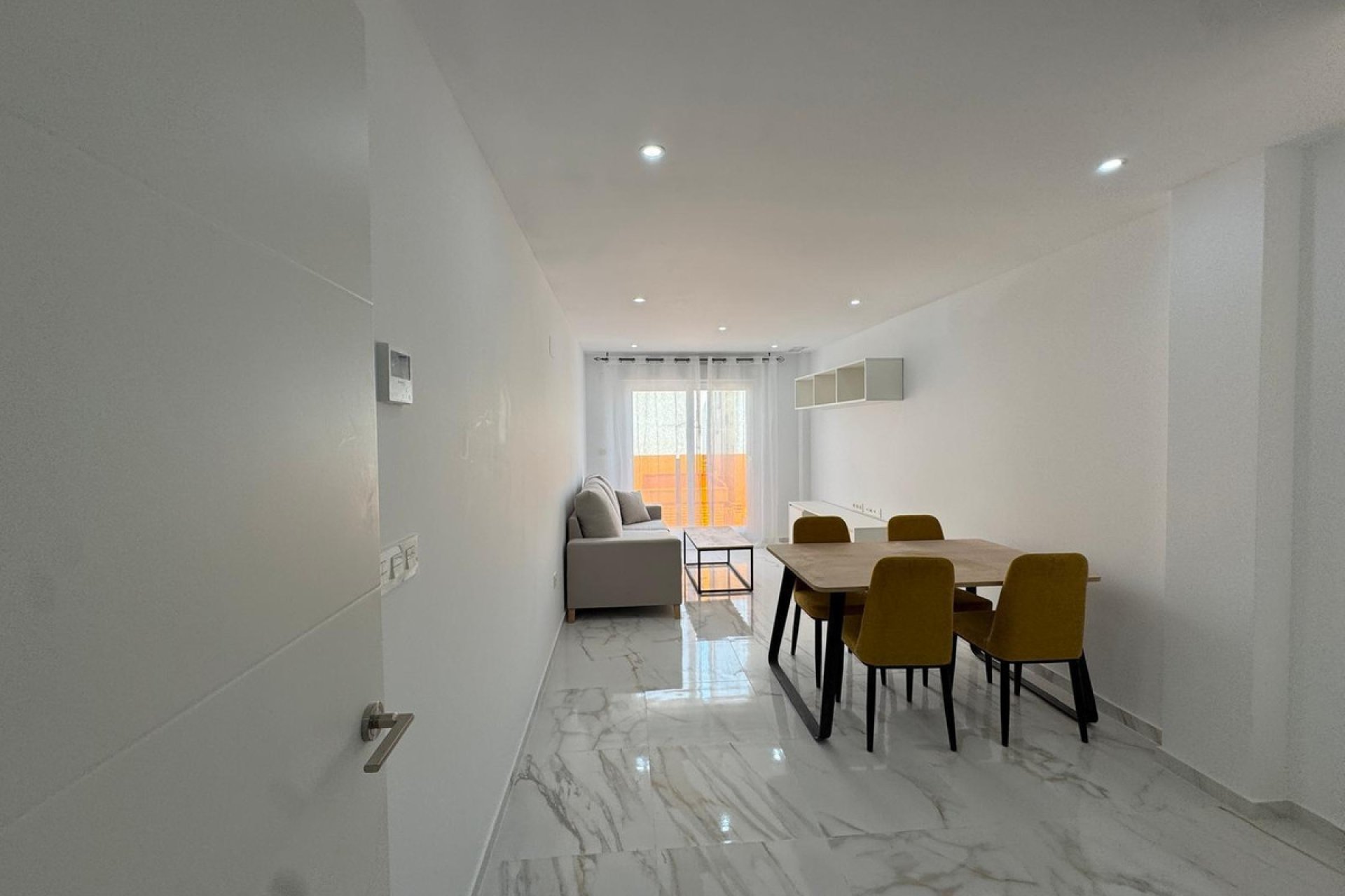 Resale - Apartment / flat -
Torrevieja - Torrevieja Centro