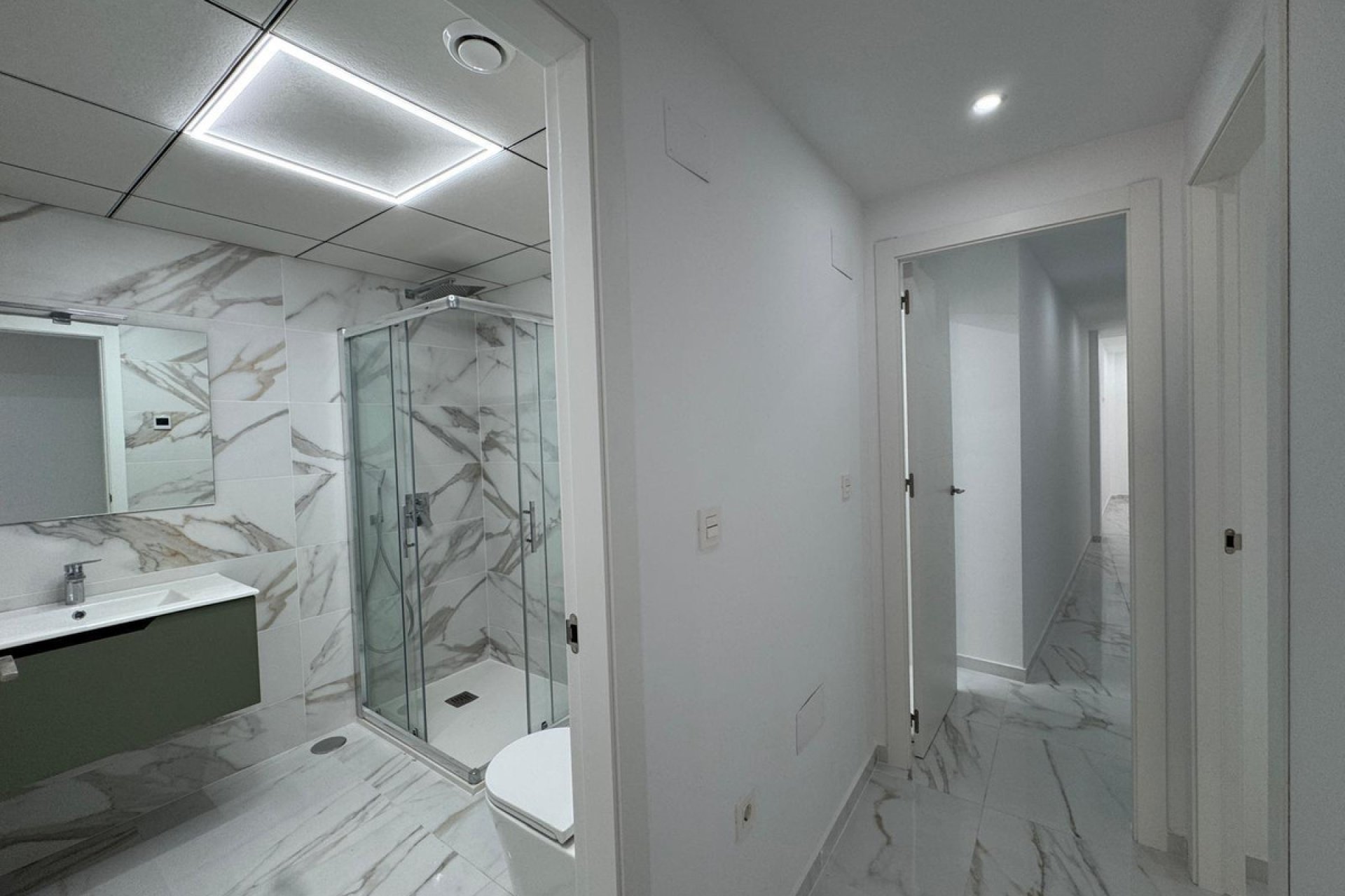 Resale - Apartment / flat -
Torrevieja - Torrevieja Centro