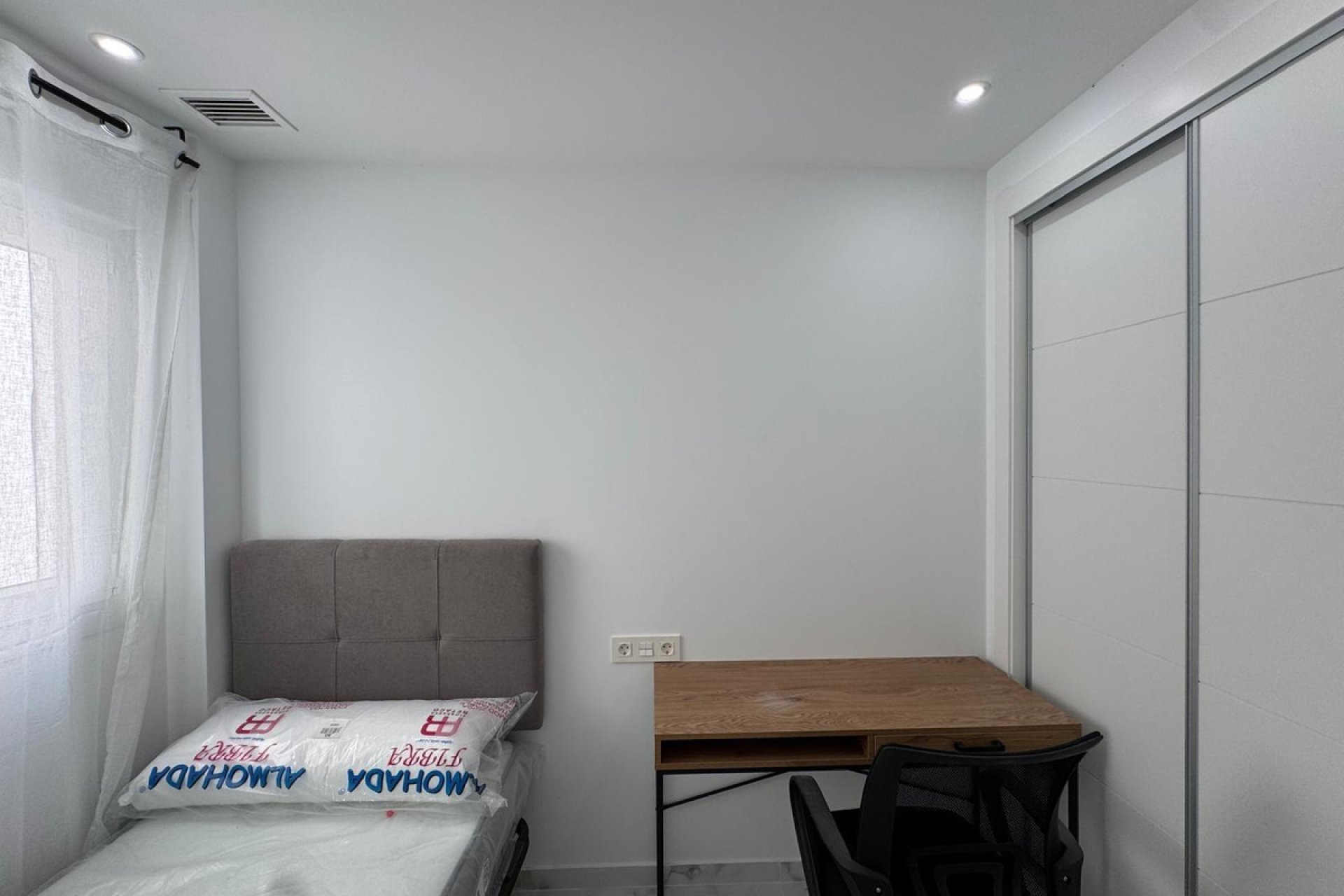 Resale - Apartment / flat -
Torrevieja - Torrevieja Centro