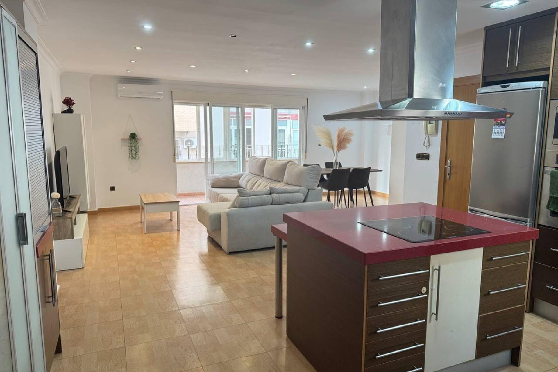 Resale - Apartment / flat -
Torrevieja - Torrevieja Centro