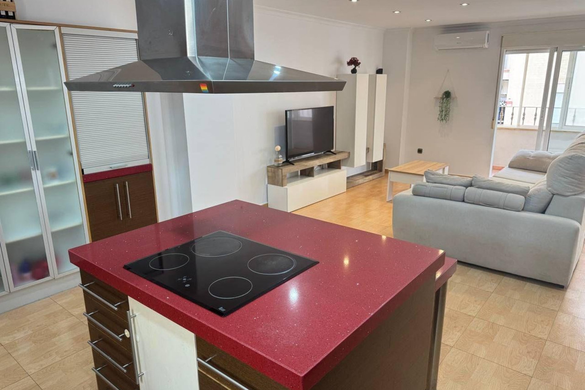 Resale - Apartment / flat -
Torrevieja - Torrevieja Centro