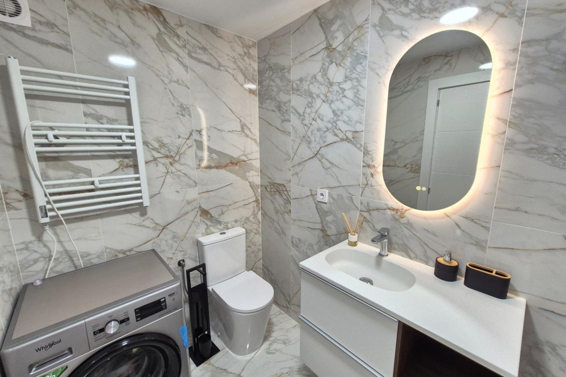 Resale - Apartment / flat -
Torrevieja - Torrevieja Centro