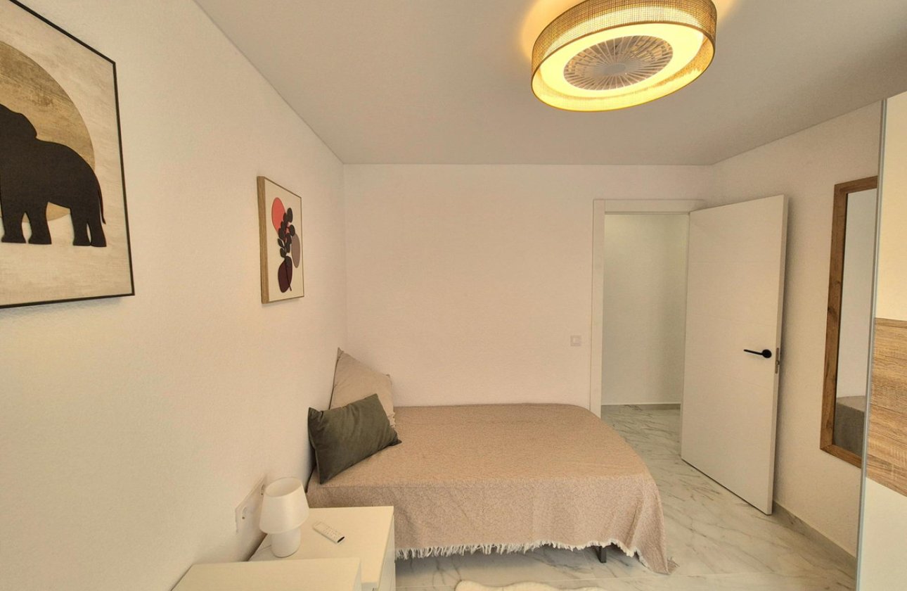 Resale - Apartment / flat -
Torrevieja - Torrevieja Centro