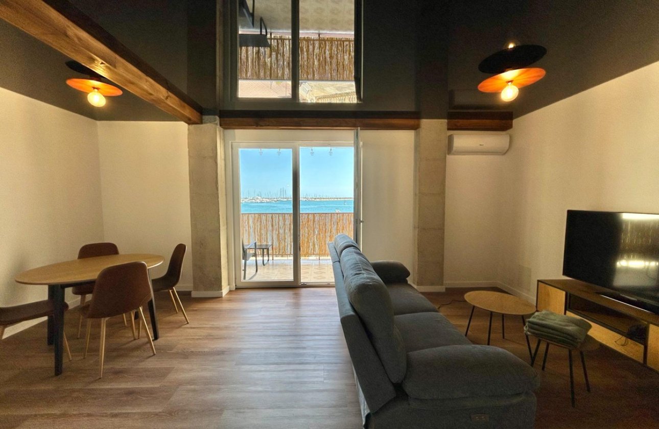 Resale - Apartment / flat -
Torrevieja - Torrevieja Centro