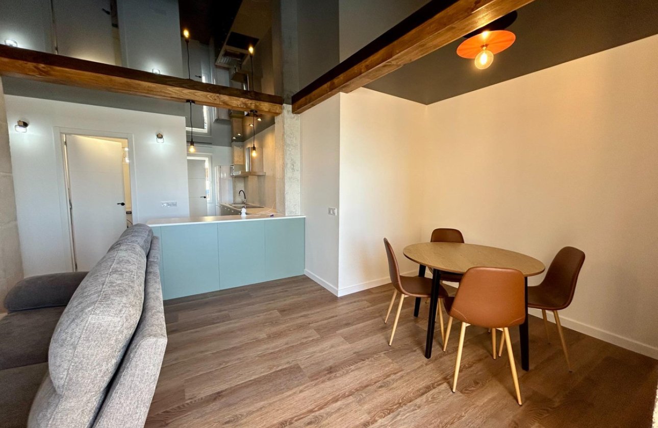 Resale - Apartment / flat -
Torrevieja - Torrevieja Centro