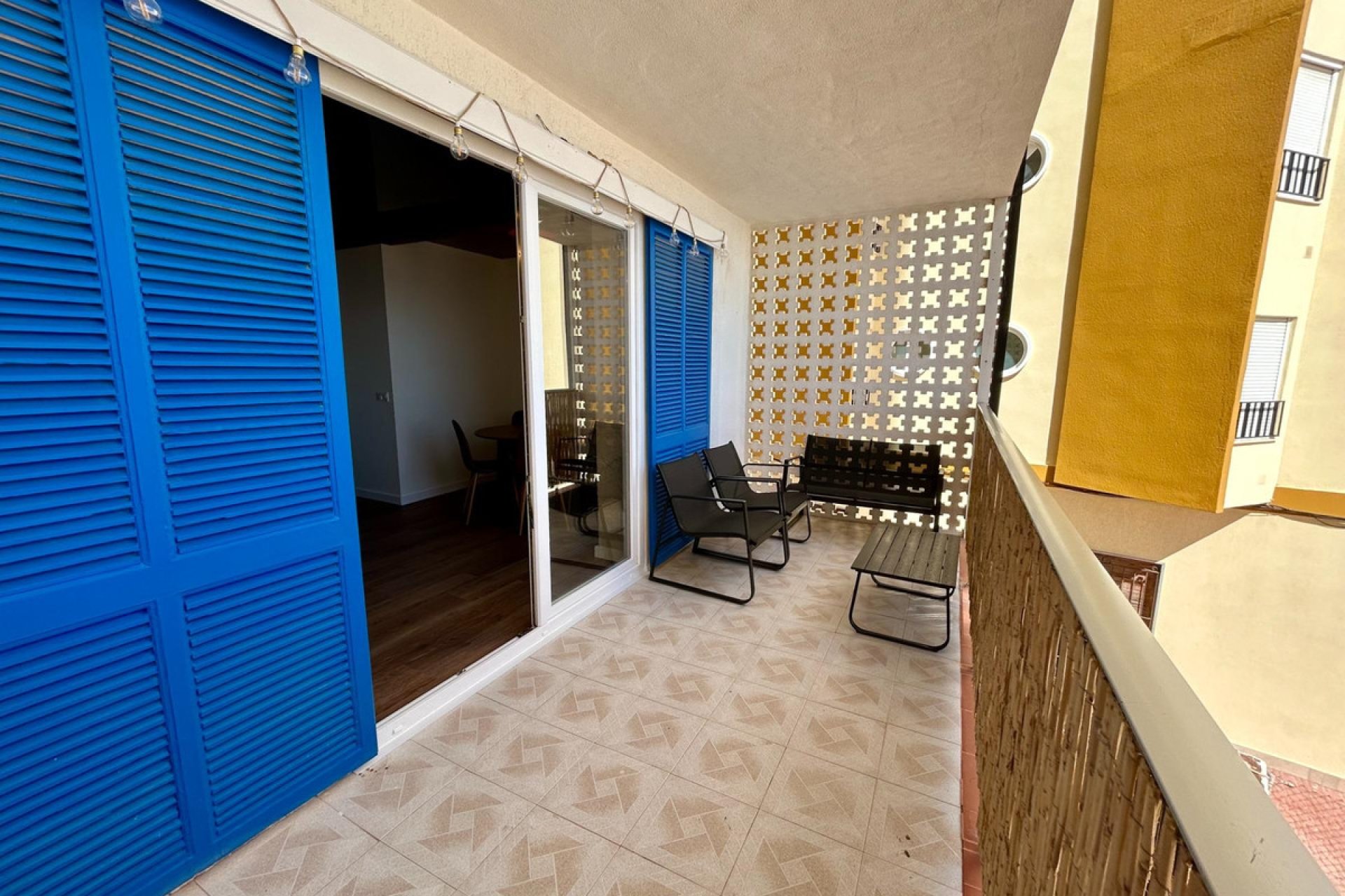 Resale - Apartment / flat -
Torrevieja - Torrevieja Centro