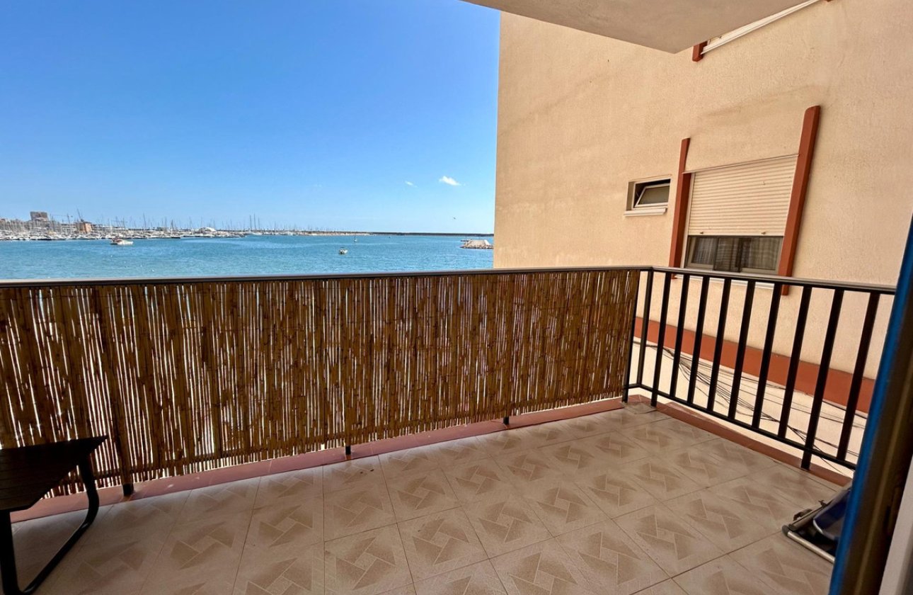 Resale - Apartment / flat -
Torrevieja - Torrevieja Centro
