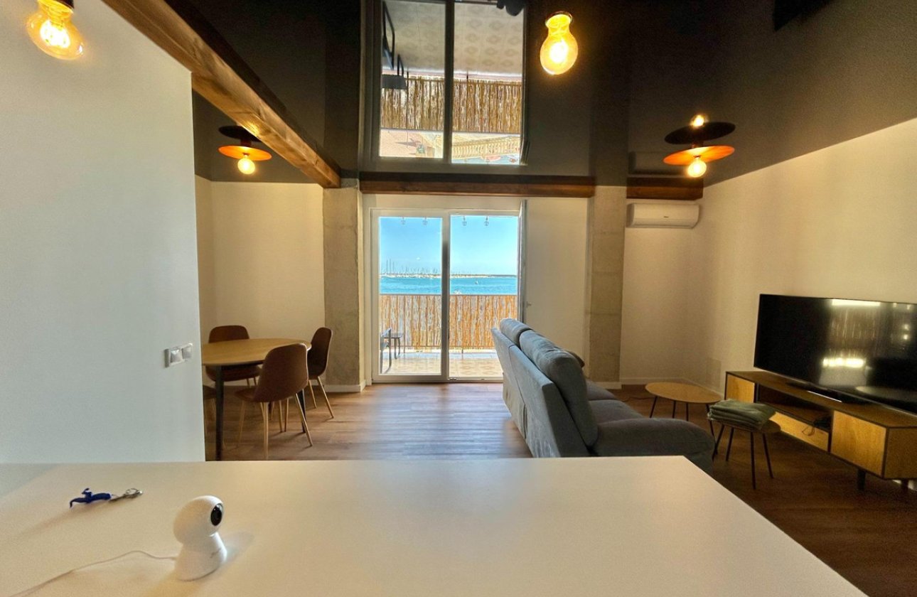 Resale - Apartment / flat -
Torrevieja - Torrevieja Centro