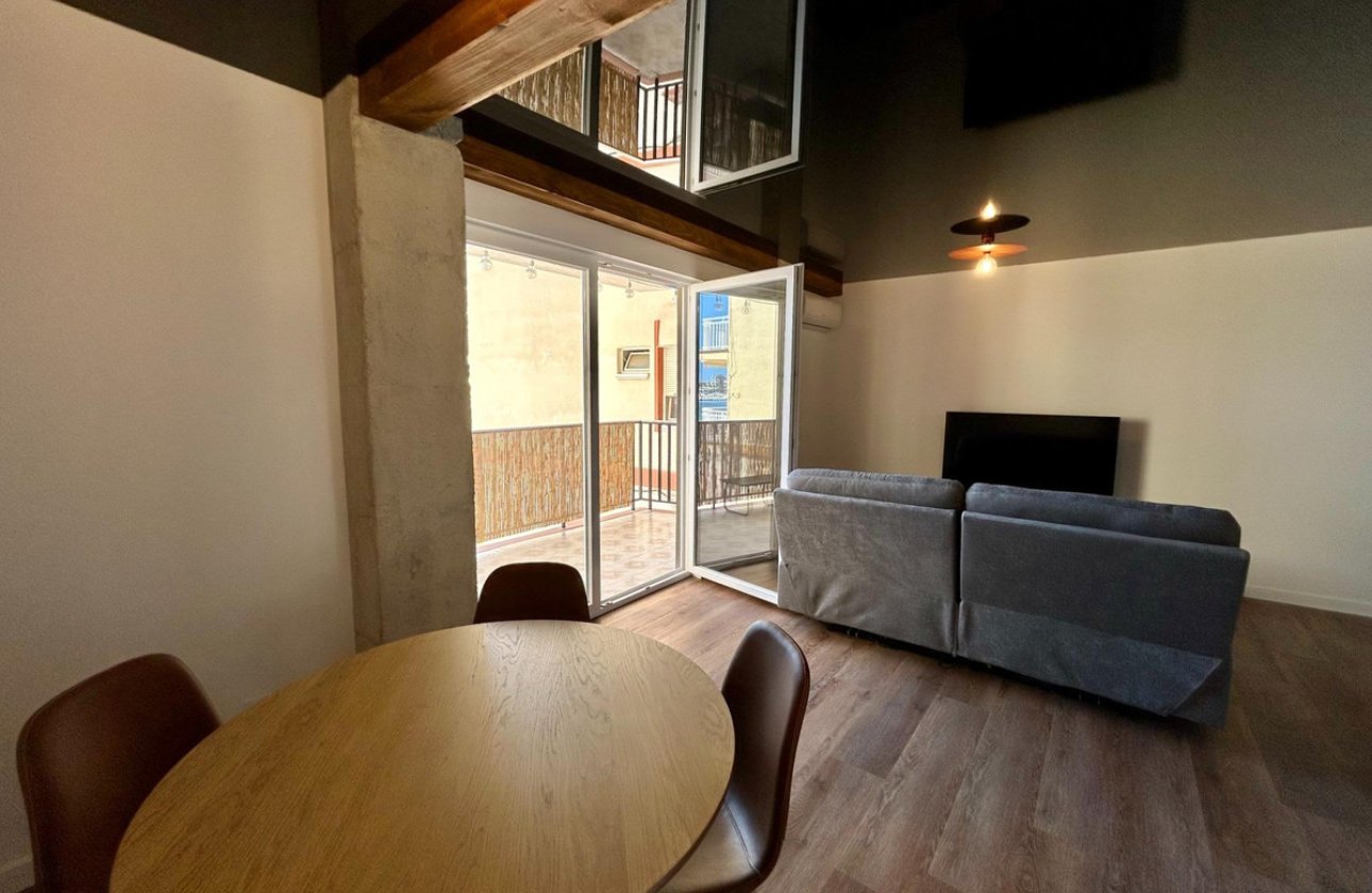 Resale - Apartment / flat -
Torrevieja - Torrevieja Centro