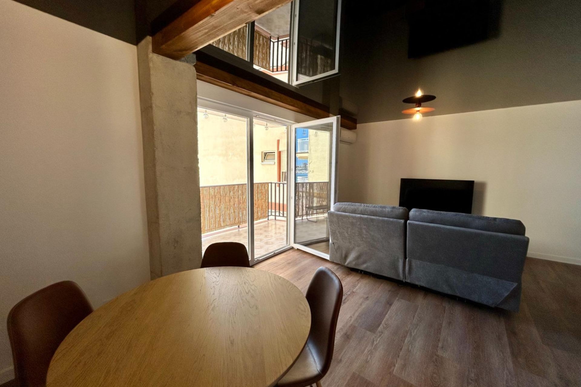 Resale - Apartment / flat -
Torrevieja - Torrevieja Centro