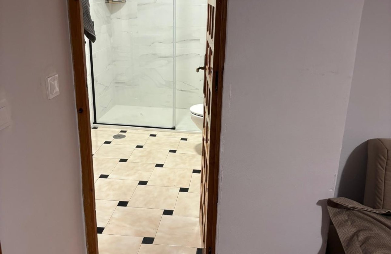 Resale - Apartment / flat -
Torrevieja - Torrevieja Centro