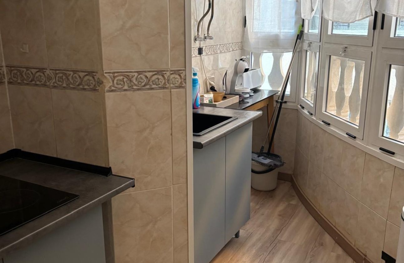 Resale - Apartment / flat -
Torrevieja - Torrevieja Centro