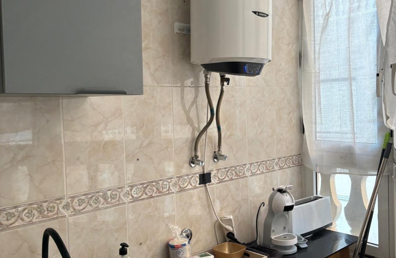 Resale - Apartment / flat -
Torrevieja - Torrevieja Centro