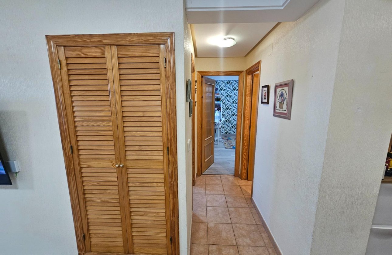 Resale - Apartment / flat -
Torrevieja - Torrevieja Centro
